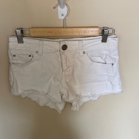 ❤️White Jean Shorts - Picture 1 of 8